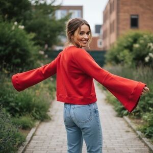 NWT Warm Brand Women's Red Minimal Crew Neck Flared Sleeve Sweatshirt Size Large